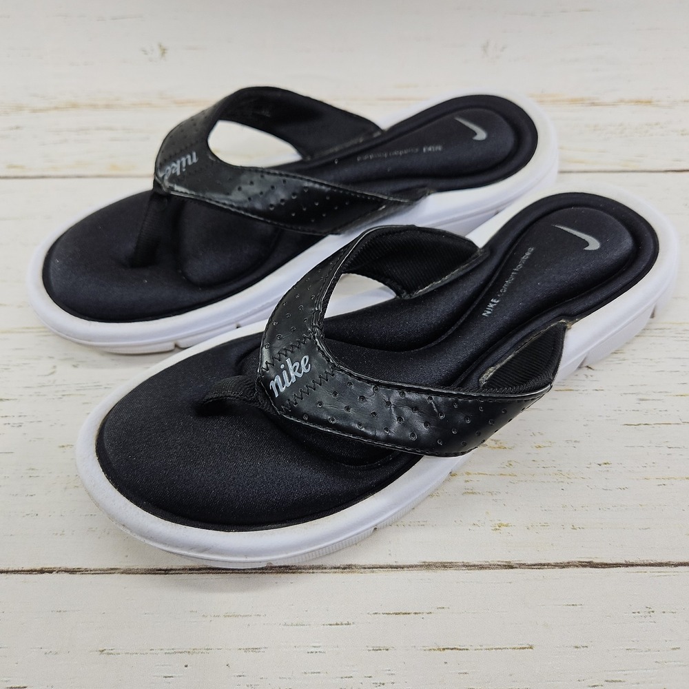 Nike Comfort Footbed Womens Size 6 Black White Thong Flip Flops Sandals Athletic